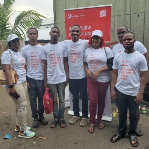we shared in smiles by assisting to impact the younger generation as enthusiastic volunteers of Adaure’s Hope Community Initiative visited a school in the Makoko community of Lagos State.